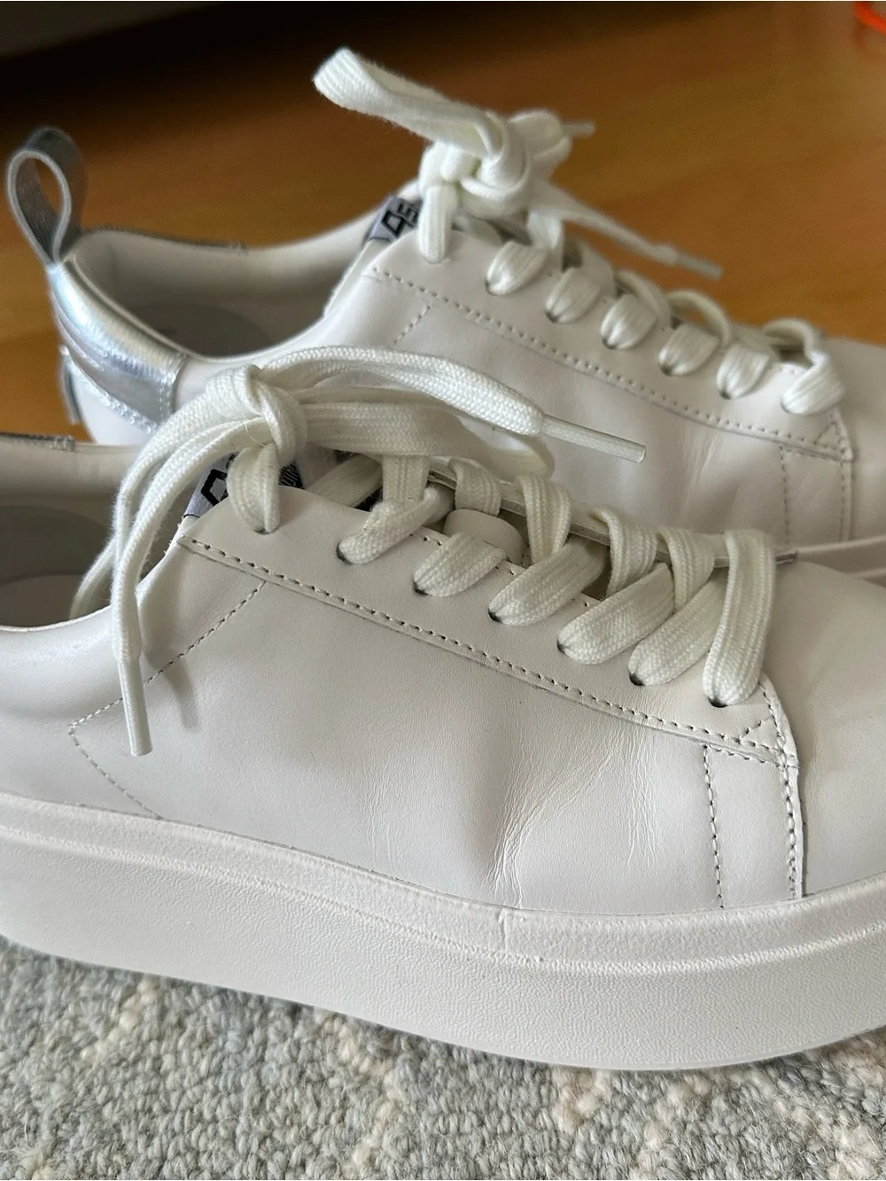 Ash clean white